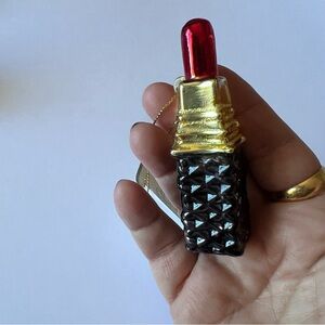 SILVER TREE RED LIPSTICK CHRISTMAS ORNAMENT BLACK HOLD RED GLASSES 3.25” NWT